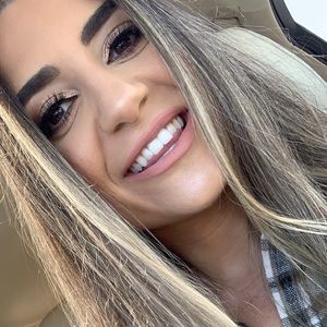 Meet your Posher, Shana